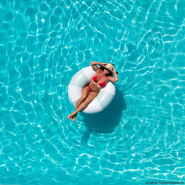 i poolen på Palacio de Cantalobos