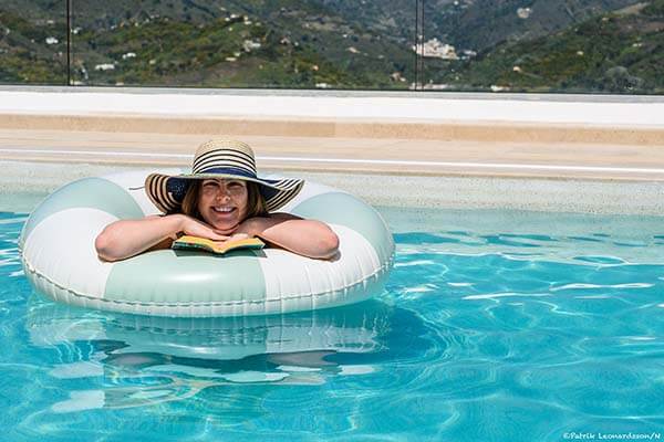 I poolen på Palacio de Cantalobos