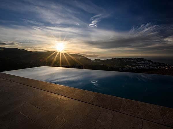 Sol och Pool på Palacio de Cantalobos